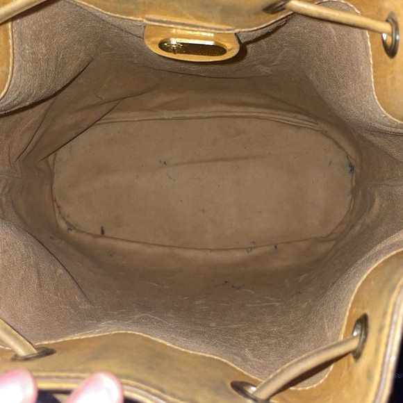 Authentic Gucci Vintage White Monogram Canvas Drawstring Bucket Bag - Picture 12 of 16